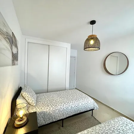 Apartment Retreat 2 Bedroom *