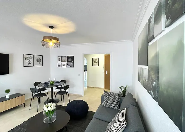 Апартаменти Retreat 2 Bedroom Фуенхірола