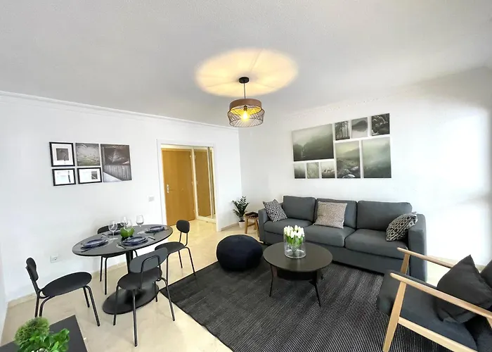 Retreat 2 Bedroom Фуенхірола