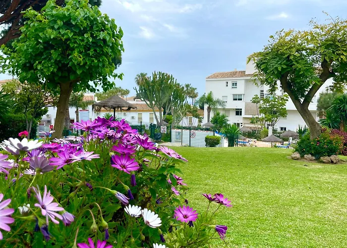 Апартаменти Retreat 2 Bedroom *