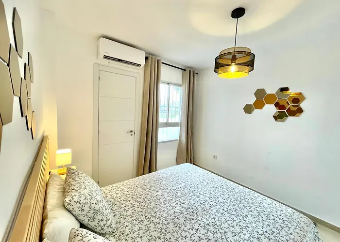 Retreat 2 Bedroom * Фуенхірола